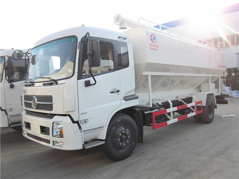 散裝<a href=http://www.yijiawuliu.com/siliaoche/ target=_blank class=infotextkey>飼料車</a>圖片展示