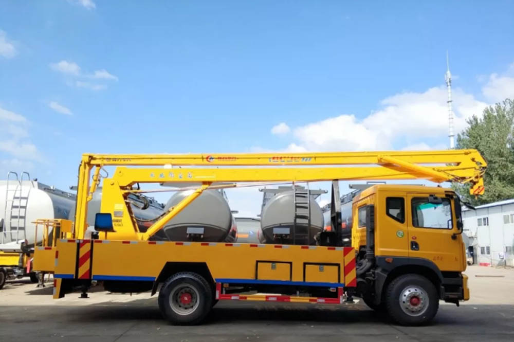20-22米東風(fēng)天D9國(guó)六高空作業(yè)車(chē)圖片4
