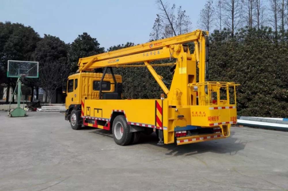 20-22米東風(fēng)天D9國(guó)六高空作業(yè)車(chē)圖片5
