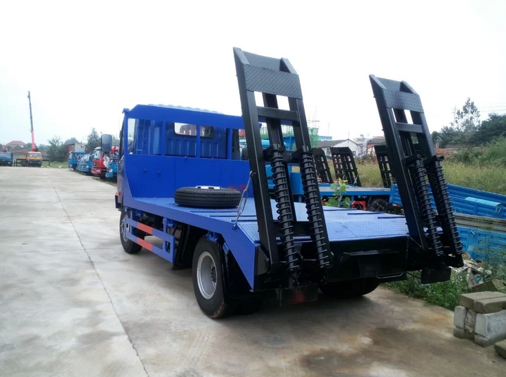 重汽王牌平板運(yùn)輸車(藍(lán)牌)