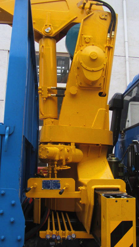  隨車吊的起重臂，立柱，機(jī)架，支腿