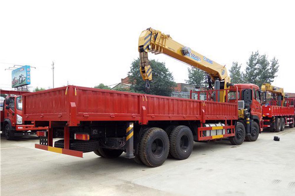 程力14噸東風(fēng)天龍前四后八隨車(chē)吊圖片3