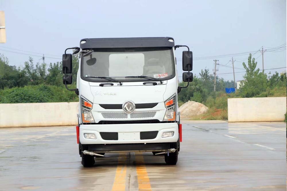 國(guó)六東風(fēng)D1L新款 11方灑水車圖片2